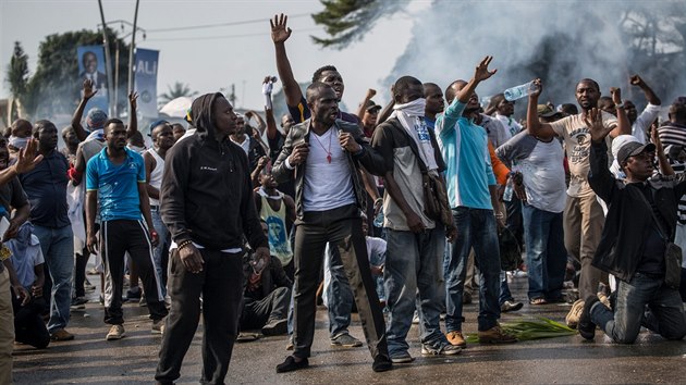 Gabonem zmtaj nepokoje po oznmen vsledk prezidentskch voleb (31. srpna 2016)