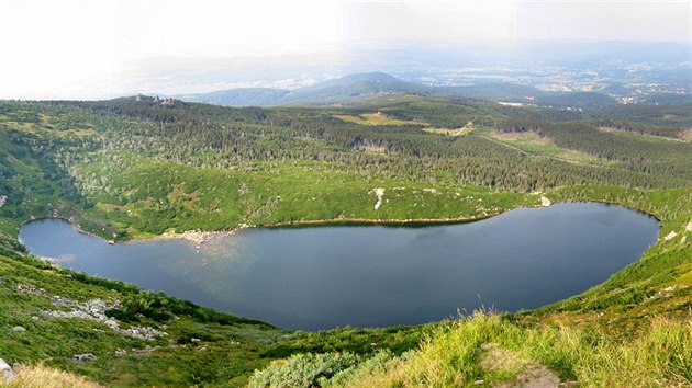 Jezero May Staw vpolsk sti Krkono