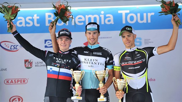 EAST BOHEMIA TOUR. Ti nejlep z prvn etapy (zleva): druh Jan Tratnik (Amplatz BMC), vtz Frantiek Sisr (Klein COnstantia) a tet Martinez Francesco Zurita (Team Vorarlberg)