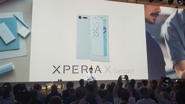 Dalím pedstaveným telefonem je model Xperia X Compact.