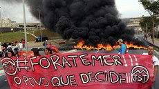 Stoupenci Dilmy Rousseffové protestují proti Michelu Temerovi. (31. srpna 2016)