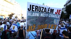 Demonstrace na Václavském námstí v Praze za Jeruzalém jako hlavní msto...