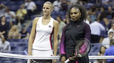 Karolína Plíšková a Serena Williamsová se fotí před semifinále tenisového US...