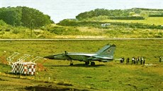 Standardní výzbrojí záchytné stíhačky MiG-25P byla čtveřice řízených střel vzduch-vzduch