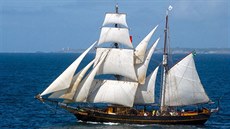 Jedna z plachetnic flotily firmy TransOceanic Wind Transport - Tres Hombres.