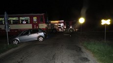 Mladý �idi� vjel poblí� Prost�jova na p�ejezd p�ed p�ijí�d�jící vlak, ten po...