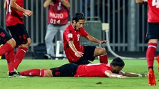 Albán�tí fotbalisté Armando Sadiku (dole) a Jetmir Hyka se radují z gólu proti...