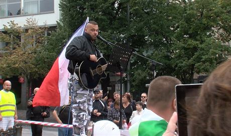 Tomá Ortel, zpvák stejnojmenné skupiny, vystoupil napíklad bhem záijové protiislámské demonstrace na praském Václavském námstí. 