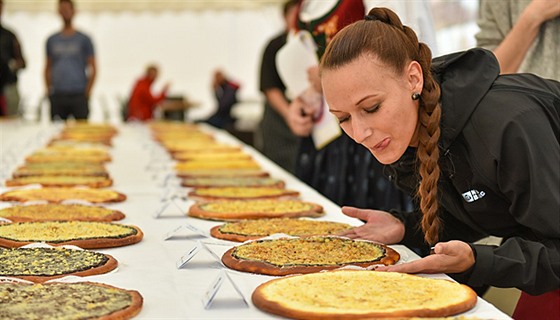 Na Karlovském gastrofestivalu nesmí chybt valaské obí koláe zvané frgály.