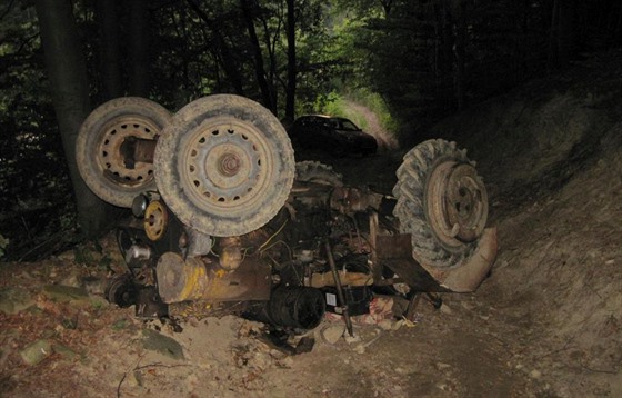 Traktor, který na Uherskohradisku zavalil a usmrtil tyiasedmdesátiletého...