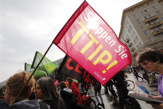 Proti dohodám TTIP a CETA protestovaly v Německu desítky tisíc lidí (17. září...