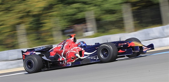 TO BYL HUKOT. V sezon 2006 závodilo Toro Rosso STR1 v seriálu F1, o víkendu s...