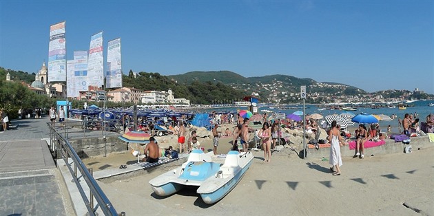 Pláž v San Terenzu v červenci 2015