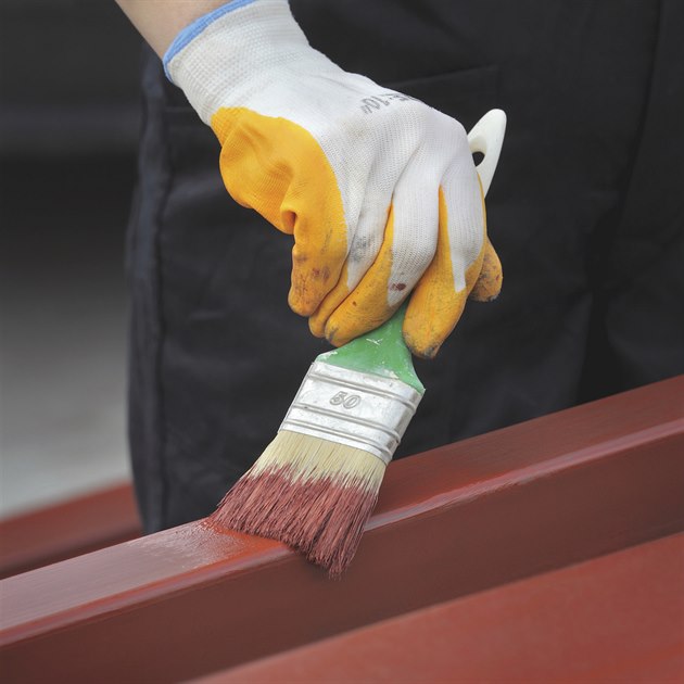 Fotogalerie: Při natírání je potřeba přesně dodržet ...