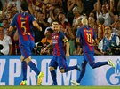 Fotbalisté Barcelony slaví rychlý gól do sít Celticu, postaral se o nj Lionel...