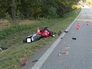 Mladý motorká boural na silnici u Mirkovic na eskokrumlovsku.