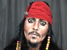 Lucia Pittalisová jako nevypoitatelný pirát Jack Sparrow v podání Johnnyho...