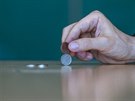 Zábavná fyzika: Jak udělat z neposlušných mincí poslušné?