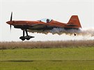 Hor�ck� leteck� den na dr�ze v jihlavsk� ��sti Hen�ov. Na sn�mku stroj Xtreme...
