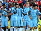 Fotbalisté Manchesteru City slaví jeden z gólů do sítě Bournemouthu.