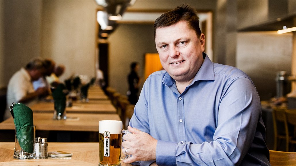 Generální �editel Pivovar� Staropramen Petr Kova�ík