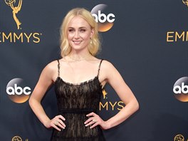 Sophie Turnerová na cenách Emmy (Los Angeles, 18. záí 2016)