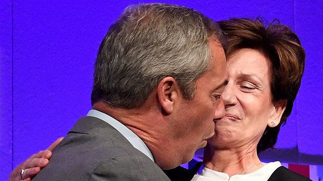 Novou pedsedkyn britsk protievropsk a protiimigran strany UKIP se stala Diane Jamesov (16. z 2016