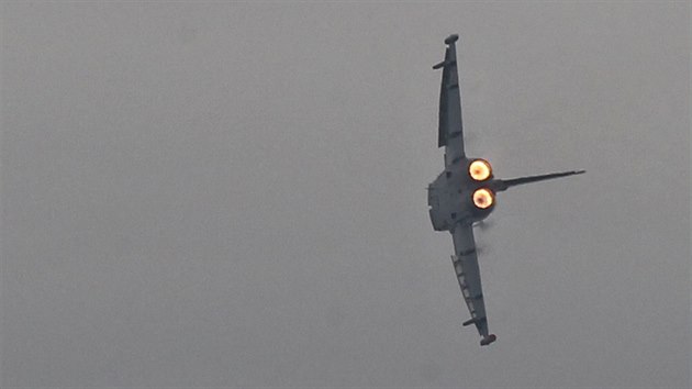 Dny NATO 2016: Eurofighter Typhoon. Leteck ukzky se omezily jen do nzkch...