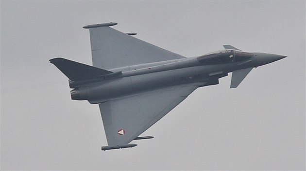 Dny NATO 2016: Eurofighter Typhoon. Leteck ukzky se omezily jen do nzkch...