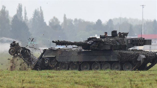 Dny NATO 2016: Tank Leopard je nco, s m se pi jzd autem rozhodn srazit...