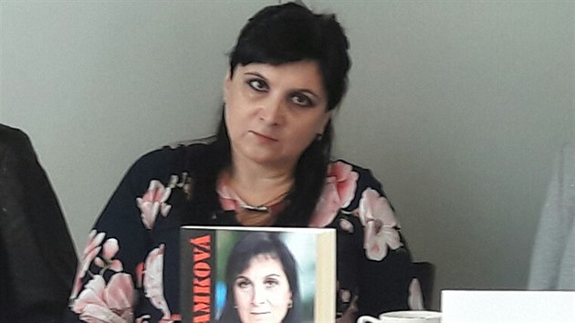 Advokátka Klára Samková při křtu své knihy Proč islám nesmí do Česka