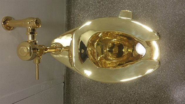 Guggenheimovo muzeum v New Yorku nabz nvtvnkm monost ulevit si na toalet z osmnctikartovho zlata.