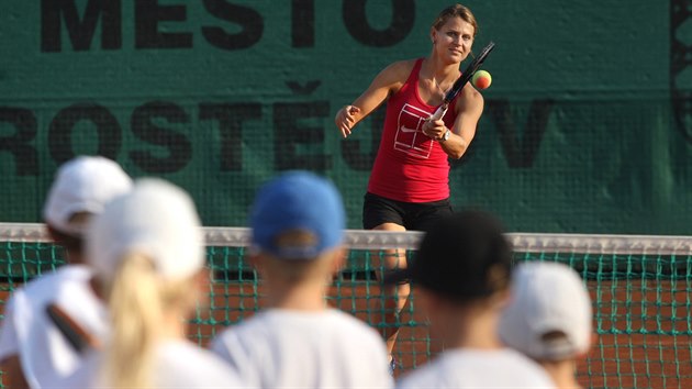 Pi zpisu do prostjovskho tenisovho klubu mly dti pleitost zahrt si s erstvou vtzkou tyhry na US Open Luci afovou.