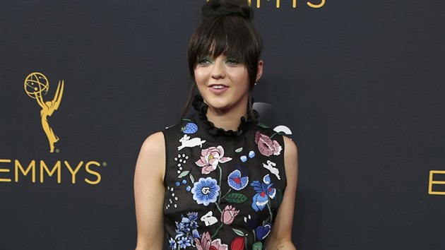 Maisie WIlliamsov na cench Emmy (Los Angeles, 18. z 2016)