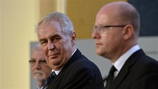 Zleva prezident Svazu pr�myslu a dopravy Jaroslav Hanák, prezident Milo� Zeman,...