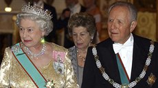 Italský prezident Carlo Azeglio Ciampi pi setkání s britskou královnou...