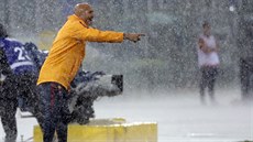 PR�ELO, JEN SE LILO. Trenér AS �ím Luciano Spalletti b�hem de�tivého duelu se...