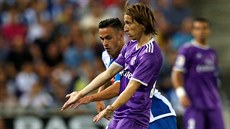 Záloník Luka Modri z Realu Madrid bhem ligového utkání s Espanyolem...