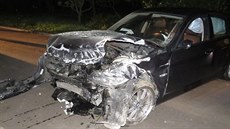 Opilý idi BMW nezvládl v Suchohrdlech u Miroslavi prjezd kiovatkou a...