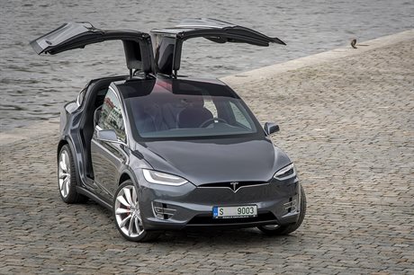 Tesla Model X P90D Ludicrous