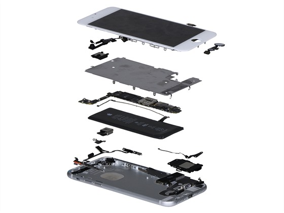 Jednotlivé komponenty, ze kterých je vyroben iPhone 7.