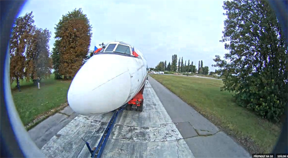 Zábr z kamery Slow TV na naganský speciál TU-154 bhem transportu.