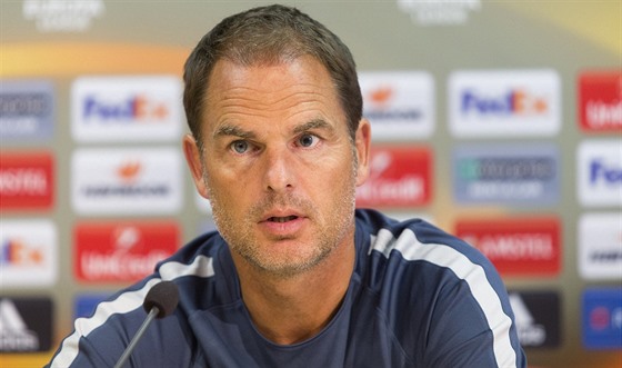 Frank de Boer, trenér Interu Milán, na tiskové konferenci na Spart.