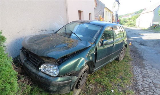 Senior jel na Prostjovsku píli rychle, projel stopkou a poté narazil do zdí...