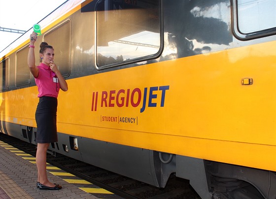 RegioJet loni začínal mezi Brnem a Prahou jezdit se třemi páry vlaků.