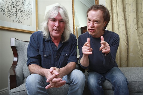 Cliff Williams a Angus Young z AC/DC v roce 2014