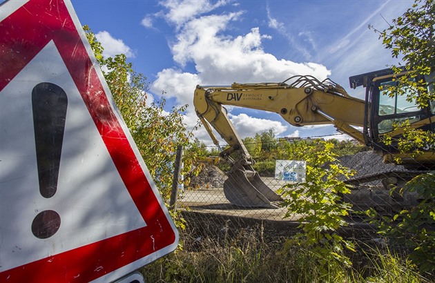 Demolice torza nedostav�ného obchodního domu na Ji�ních Svazích je u konce....