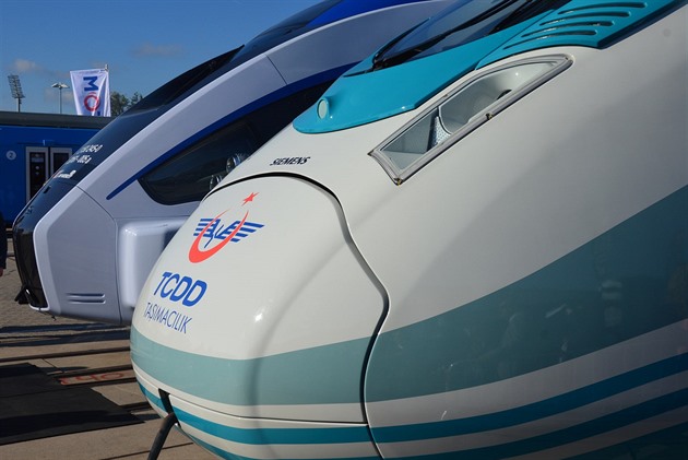 Vysokorychlostní jednotky zastupuje v Berlín napíklad Siemens s vlaky Velaro...