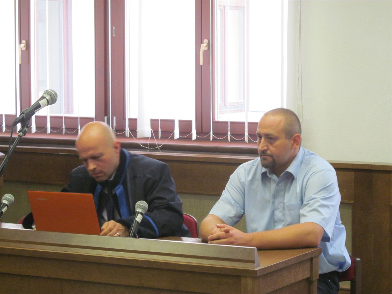 Martin Holkup je bývalý voják, který se nyní �iví jako �idi� autobusu.