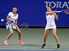 V AKCI. Barbora Strýcová (vpravo) s Indkou Saniou Mirzaovou ve finále turnaje v...